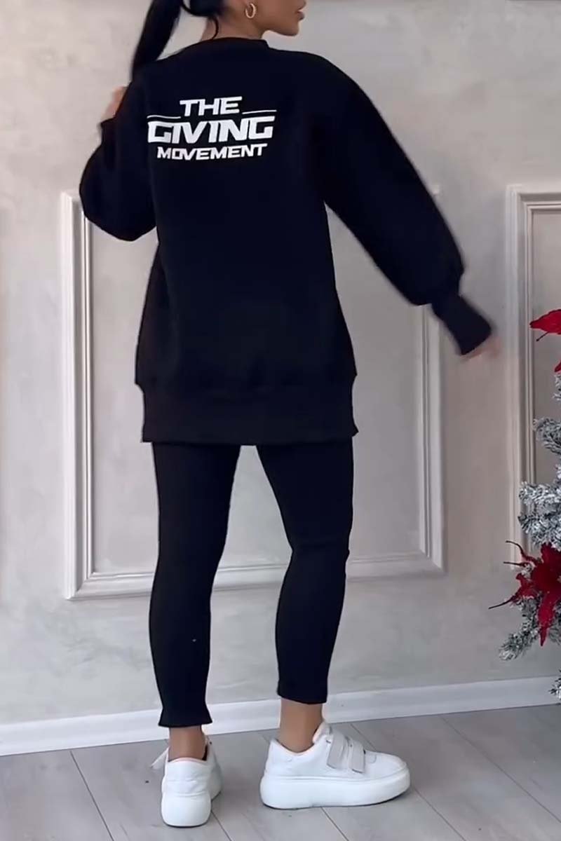 Conjunto irregular compuesto por sudadera estampada de manga larga y leggings.-ES