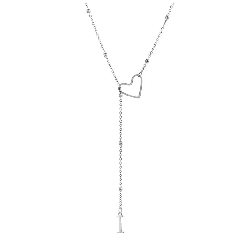 Collar en forma de Y con inicial y corazón-ES