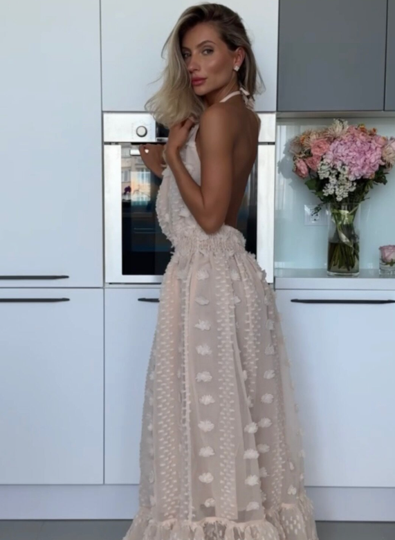 Vasarinė moteriška madinga suknelė su atvira nugara ir dideliu skeltuku-LT