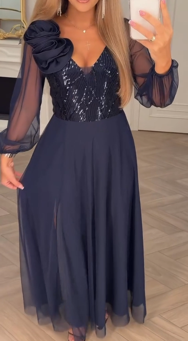 Obleka s čipkastimi rokavi, bleščicami in cvetličnimi okraski.-SI