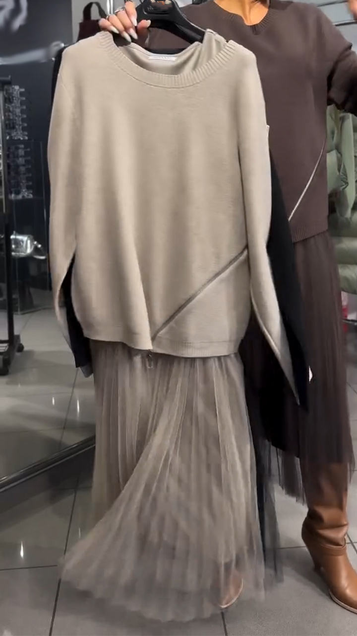 Vestido de mujer con cremallera lateral y parches.-ES