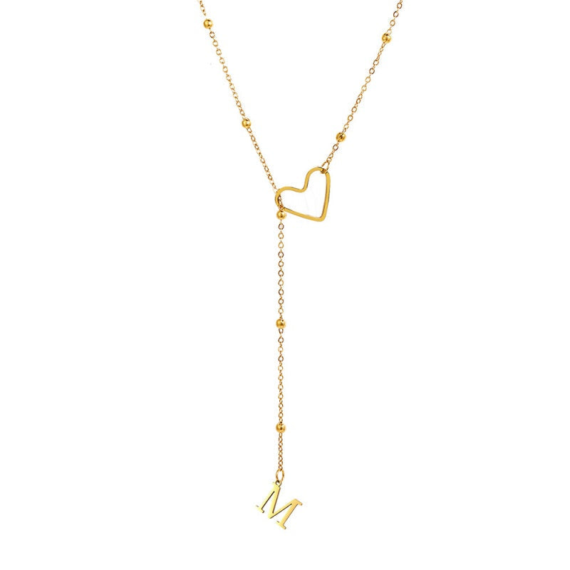 Collar en forma de Y con inicial y corazón-ES
