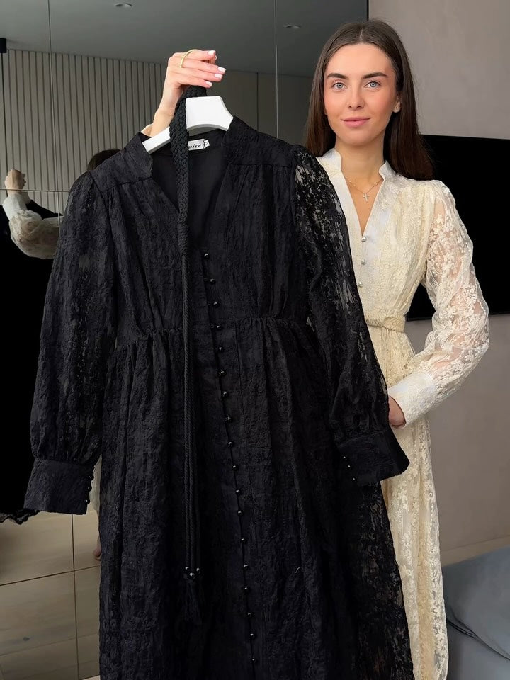 Moteriška suknelė su V formos iškirpte, gausiai siuvinėta-LT