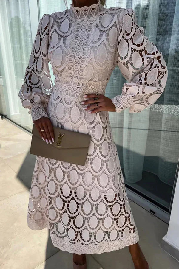 Moteriška midi suknelė su elegantiška, erdvia iškirpte-LT