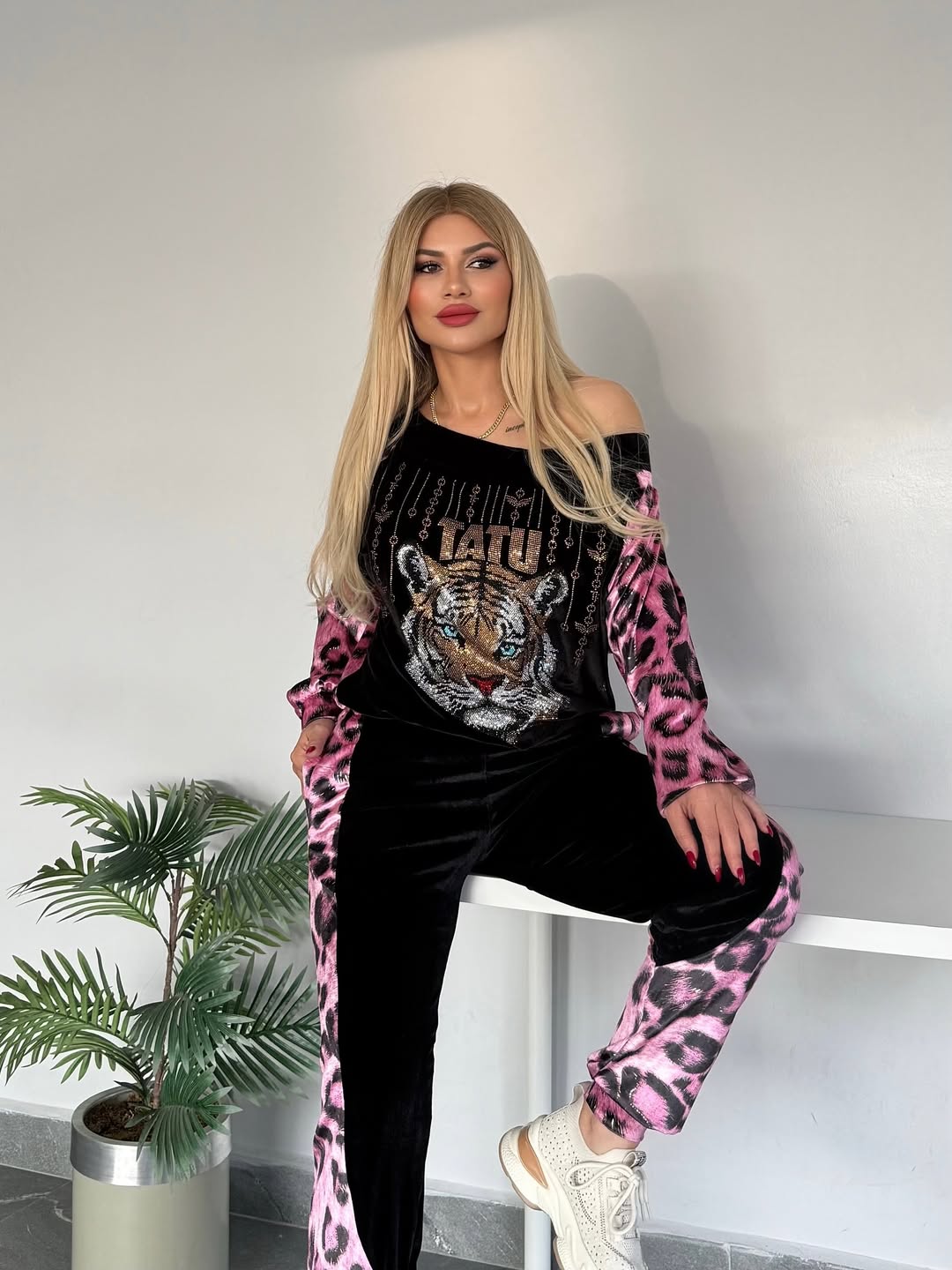 Traje deportivo informal de moda femenina con estampado de leopardo y cabeza de tigre-ES