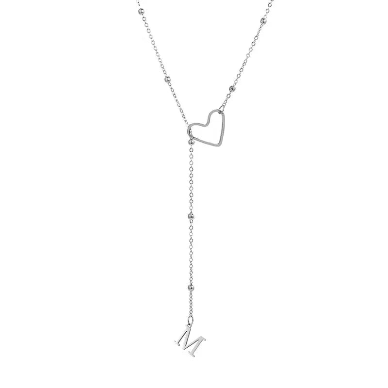 Collar en forma de Y con inicial y corazón-ES