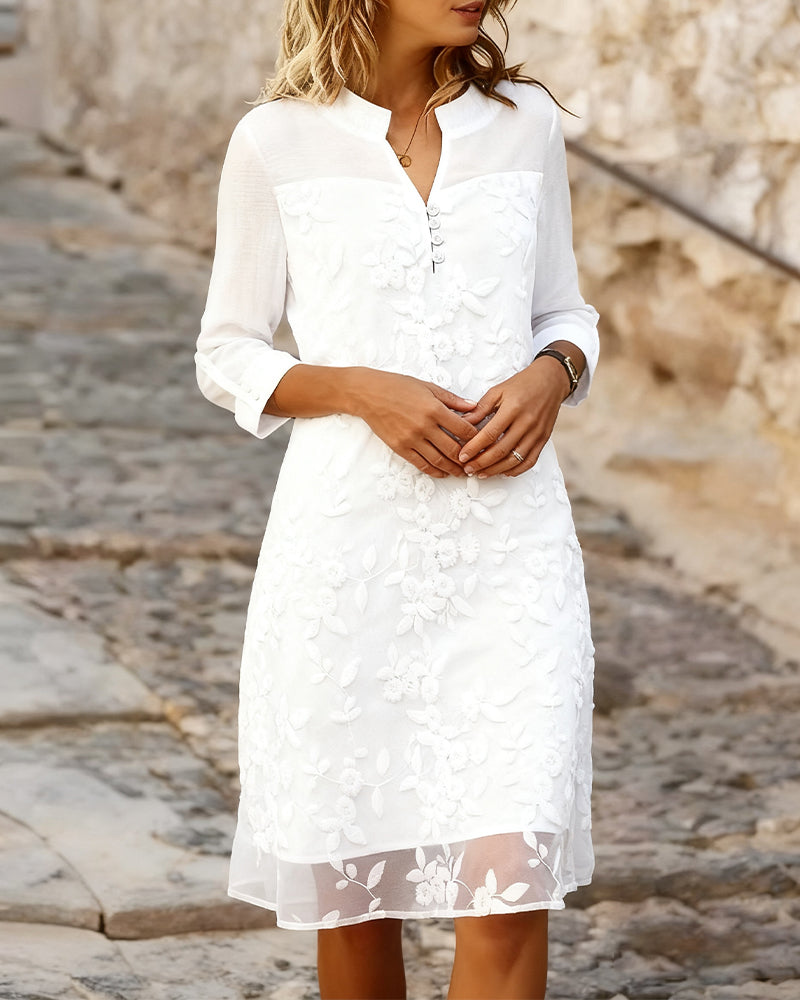 Vestido liso bordado en un color liso.-ES