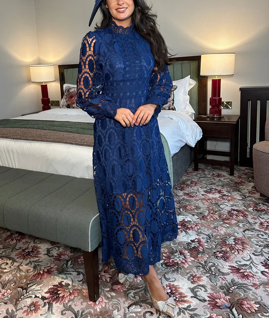 Moteriška midi suknelė su elegantiška, erdvia iškirpte-LT