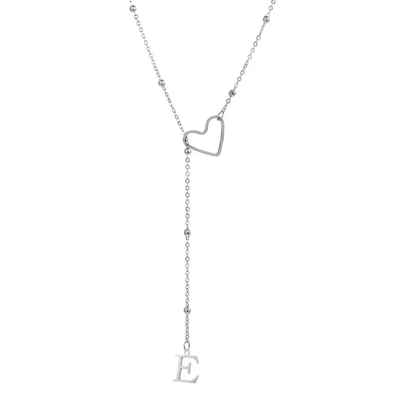 Collar en forma de Y con inicial y corazón-ES
