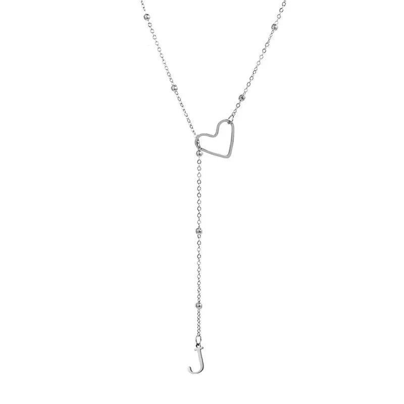 Collar en forma de Y con inicial y corazón-ES