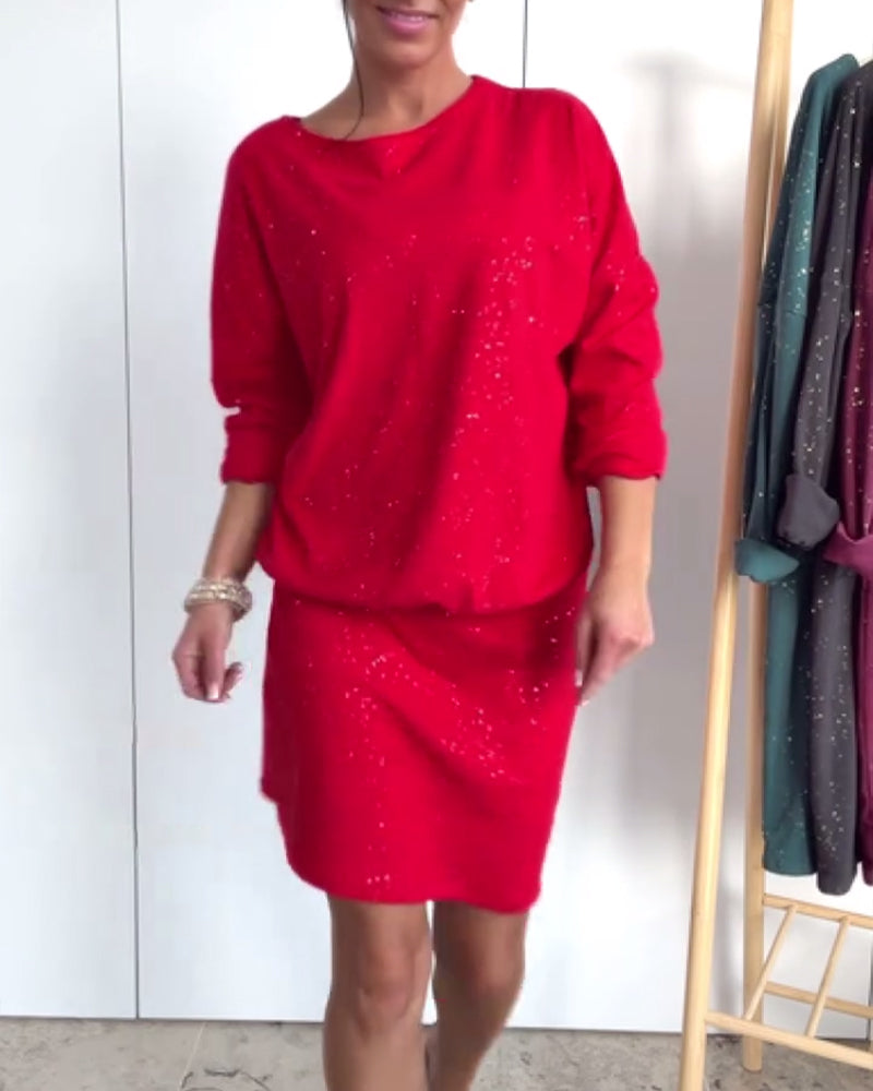 Ένα φόρεμα με στρογγυλή λαιμόκοψη και λεπτό μπροκάρ-GR