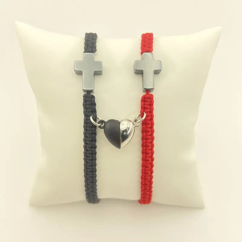 💕„Dvi širdys, vienas tikėjimas“ – įkvepianti krikščioniška apyrankė su kryžiumi ir atviruku su Jėzaus palaiminimu-LT