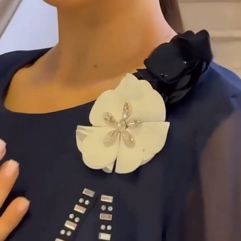 🌸✨【S-4XL】Vestido de cuello redondo de malla para mujer con acento floral-ES
