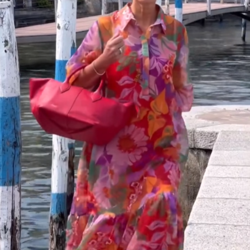 Raudona šifono suknelė su gėlių raštu-LT