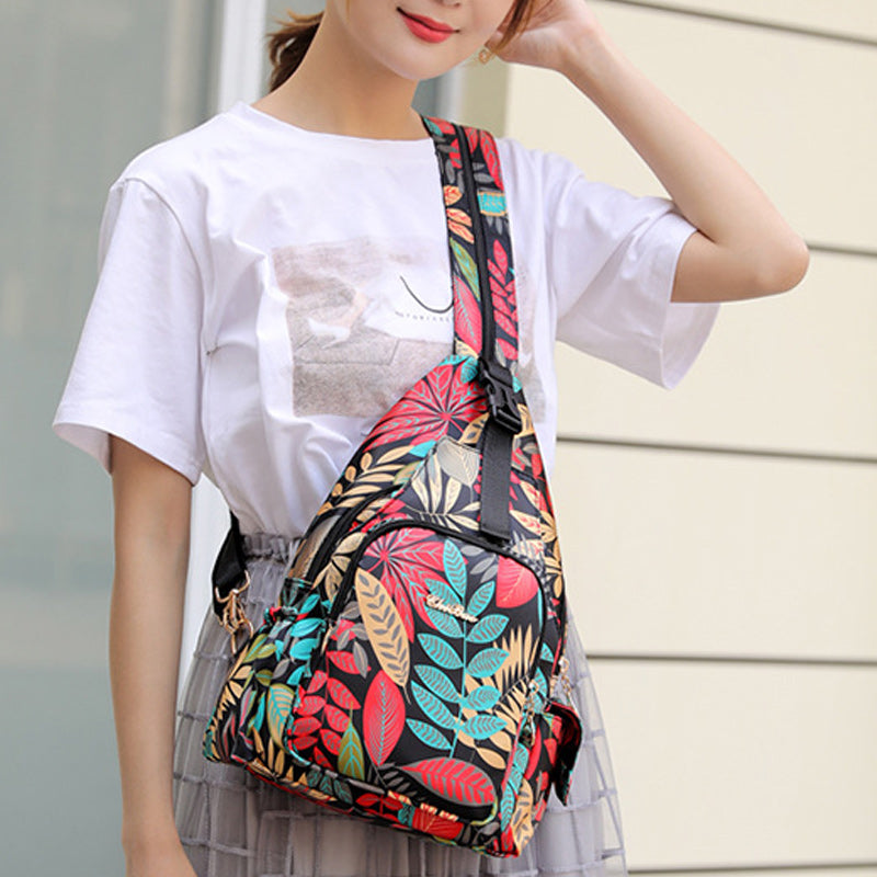 Mochila ligera, impermeable y multifuncional con estampado.-ES